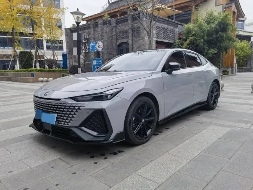 2022 ChangAn UNI-V 2.0T 233HP L4 8AT