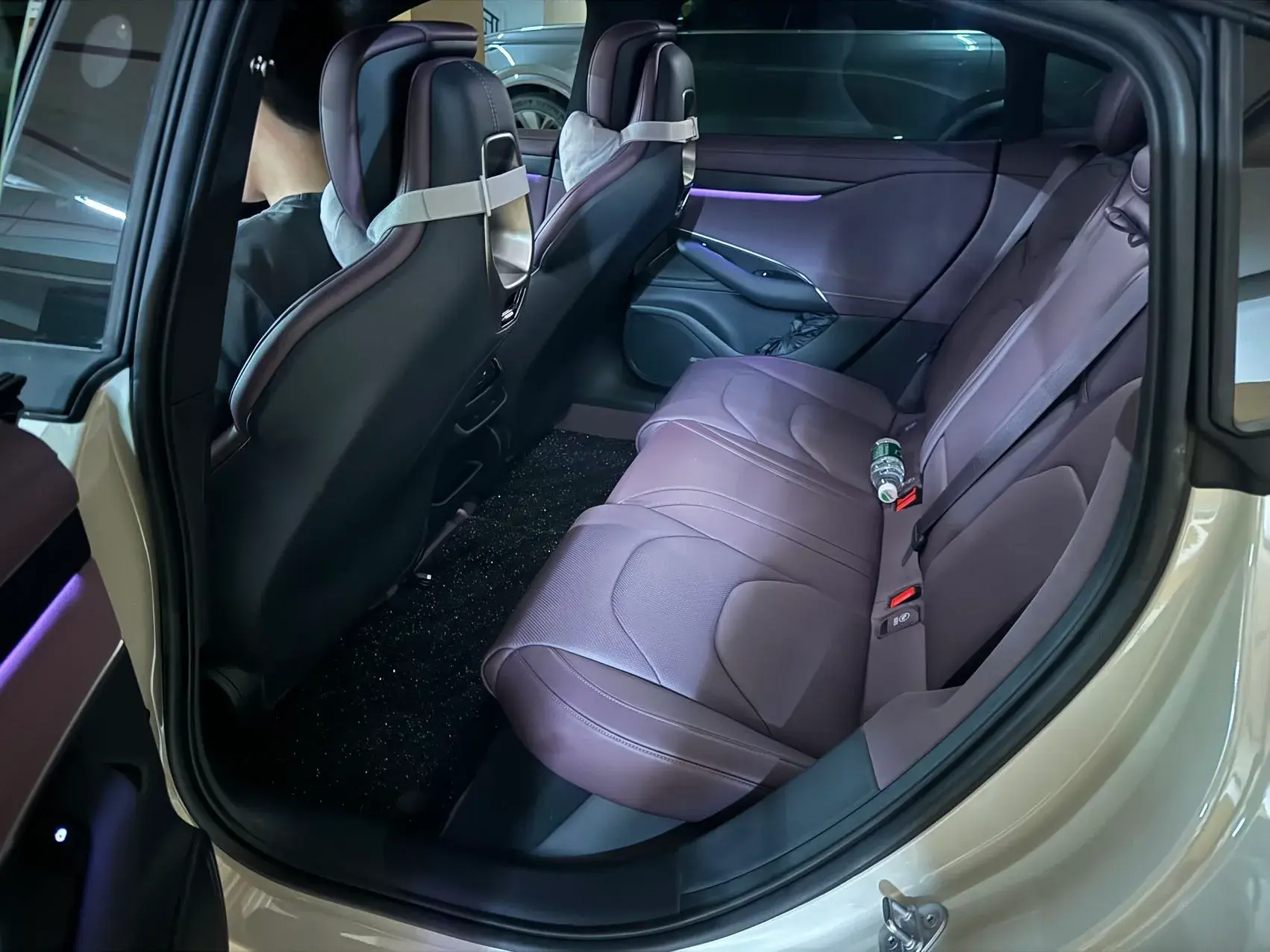 2024 MI SU7 thumbnail 3