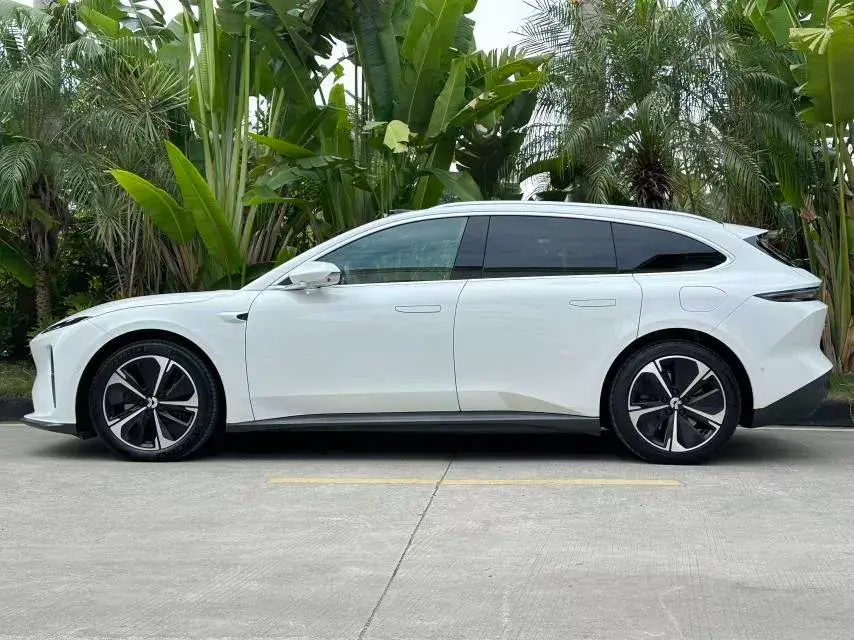 2024 NIO ET5T thumbnail 3