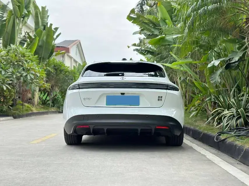 2024 NIO ET5T thumbnail 4