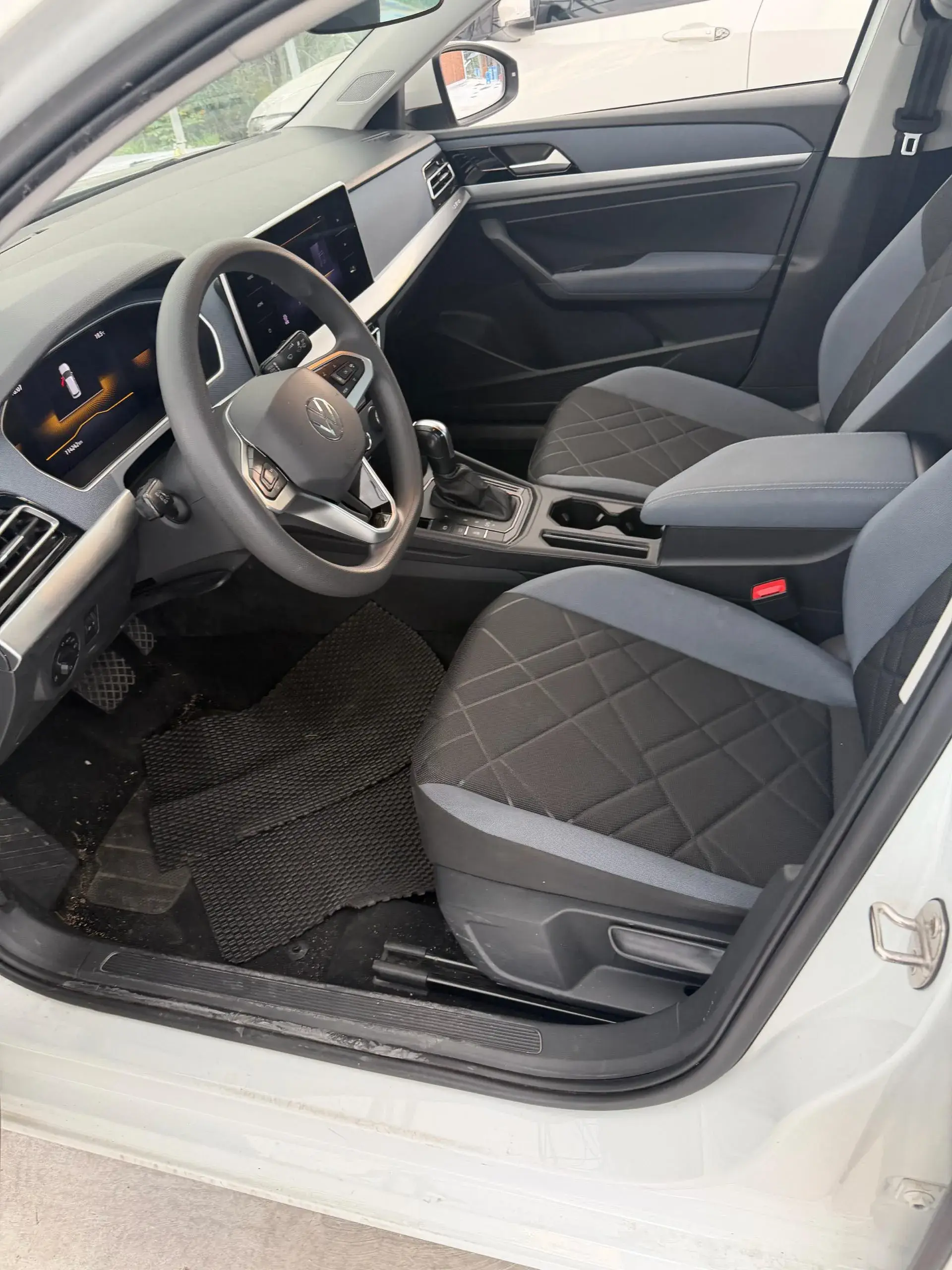 2023 VOLKSWAGEN LAVIDA thumbnail 4