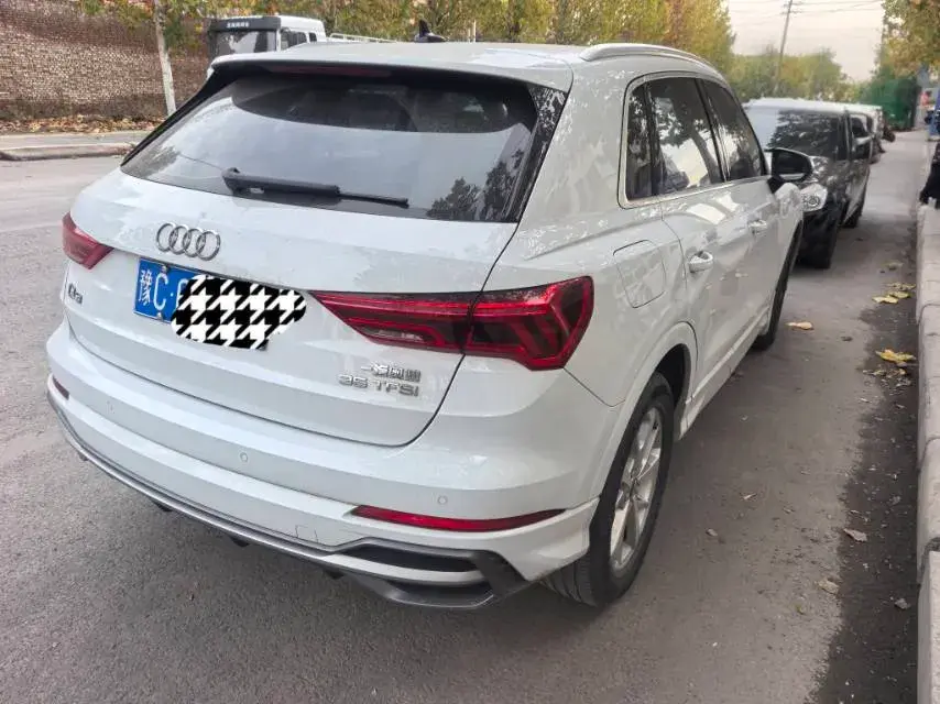 2019 AUDI Q3 thumbnail 3