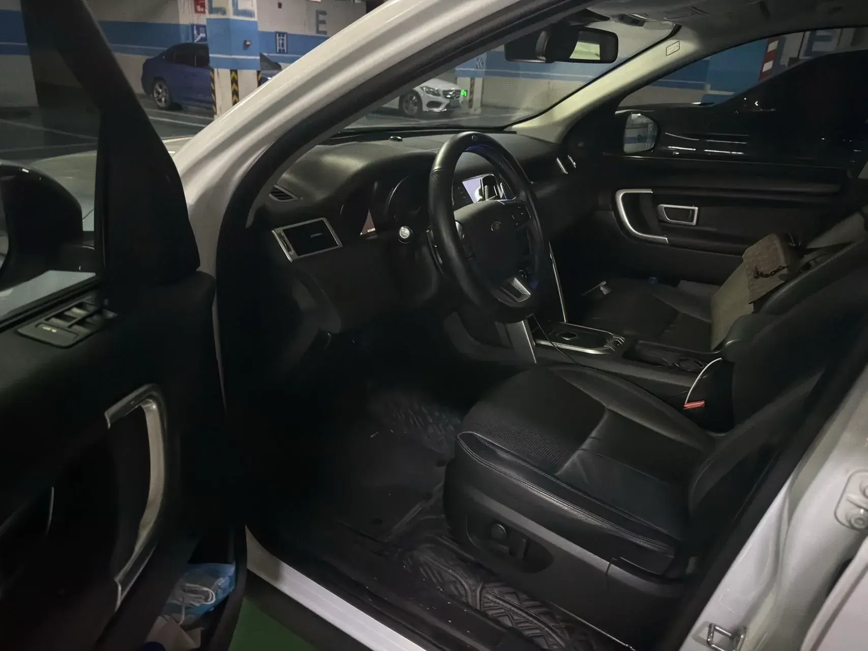 2018 LAND ROVER thumbnail 2