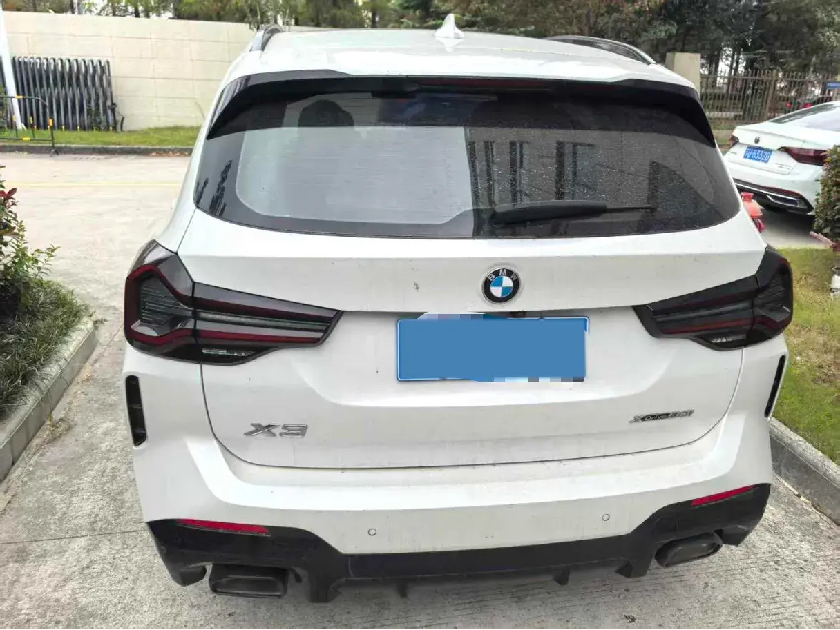 2022 BMW X3 thumbnail 4