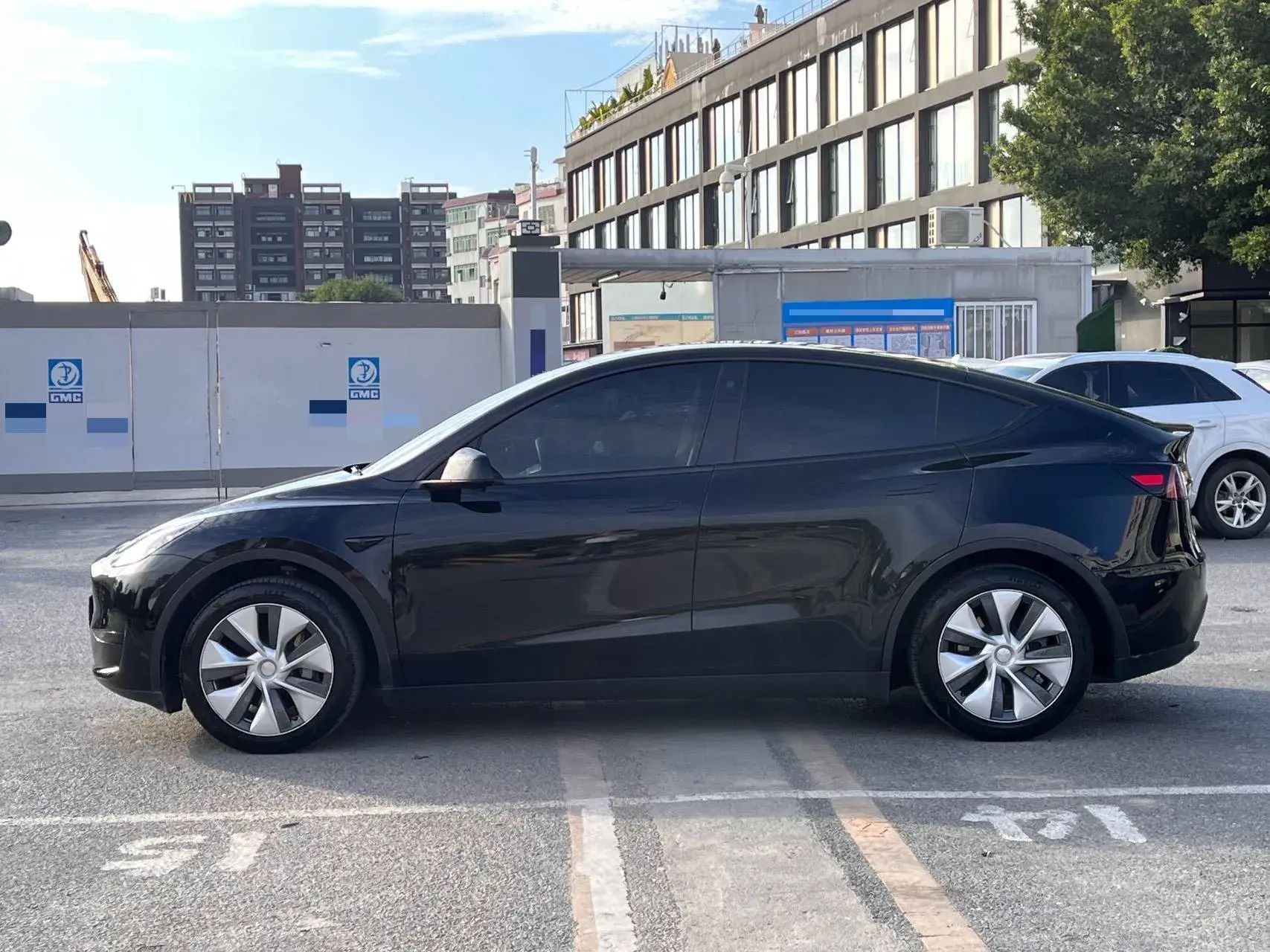 2022 TESLA MODEL thumbnail 3