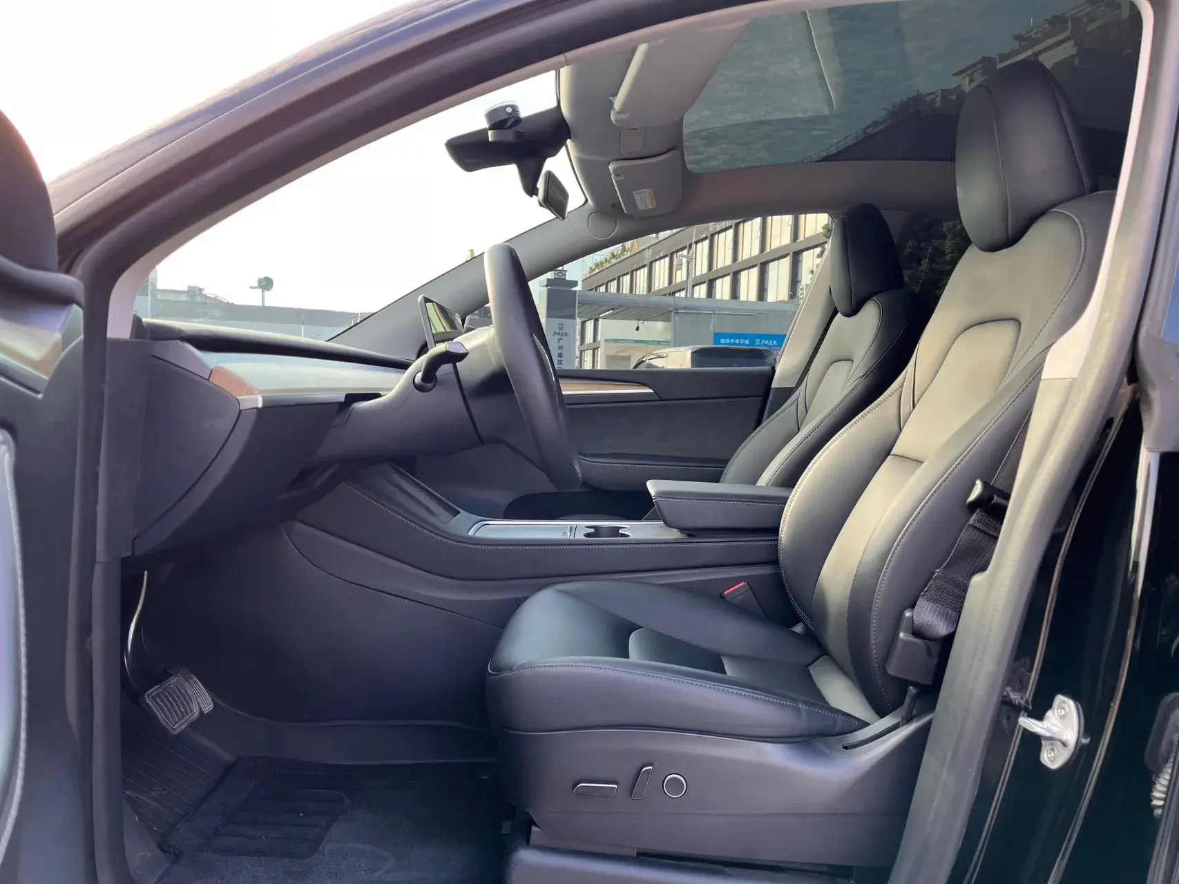 2022 TESLA MODEL thumbnail 4