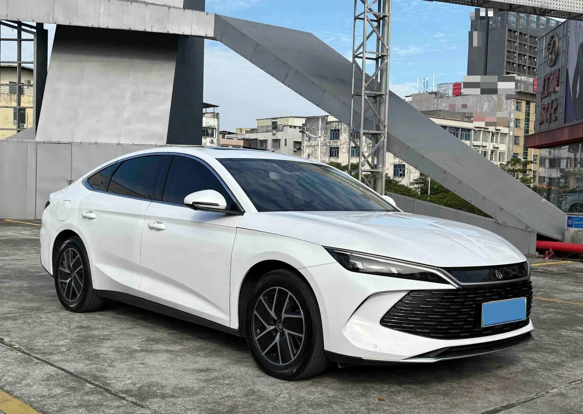 2024 BYD QINL thumbnail 3