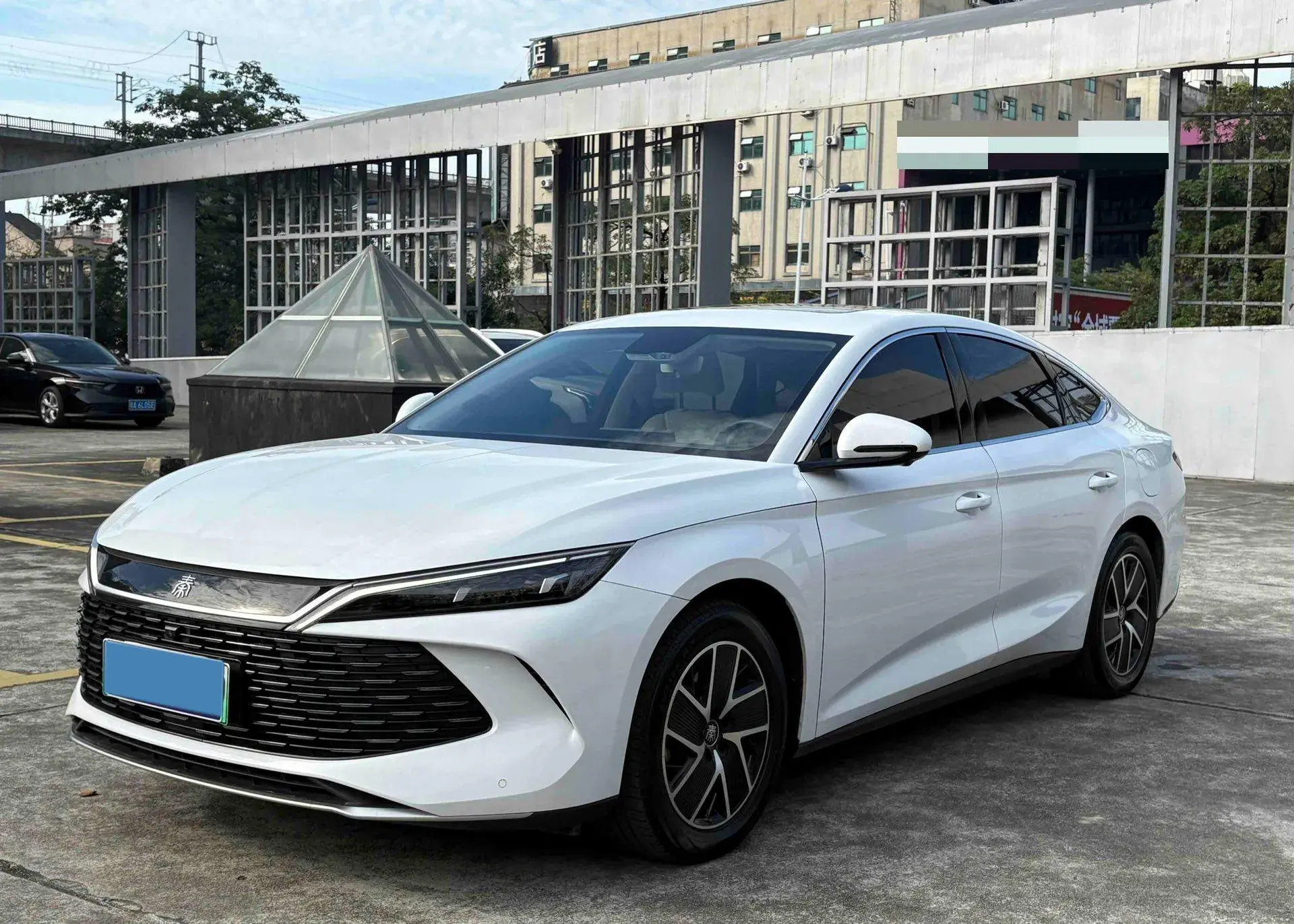 2024 BYD QINL view 1