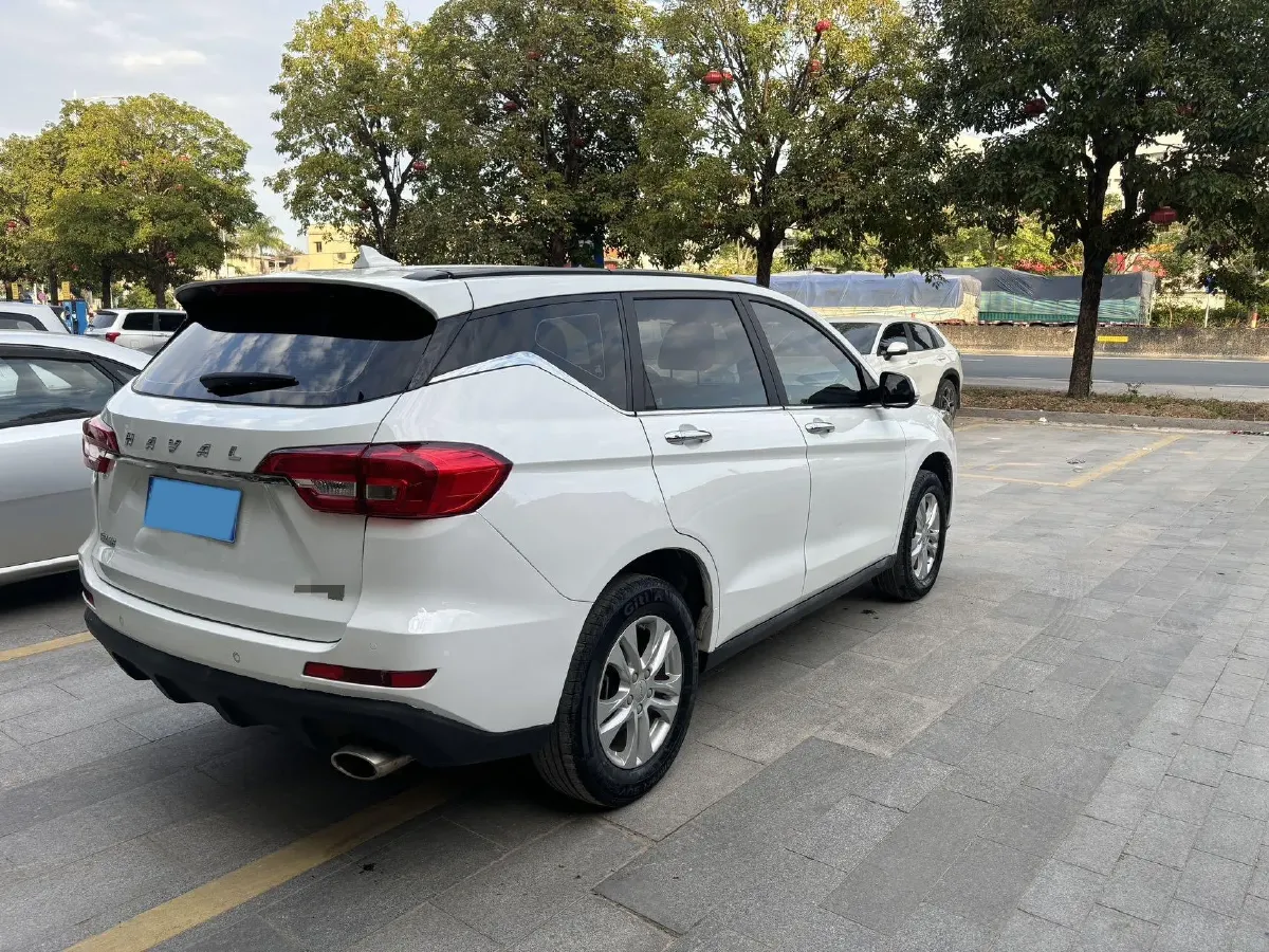 2019 Haval M6 1.5T 150HP L4 7DCT,autocango,china used car exporter,china ev exporter,chinese used car exporter,chinese used ev exporter
