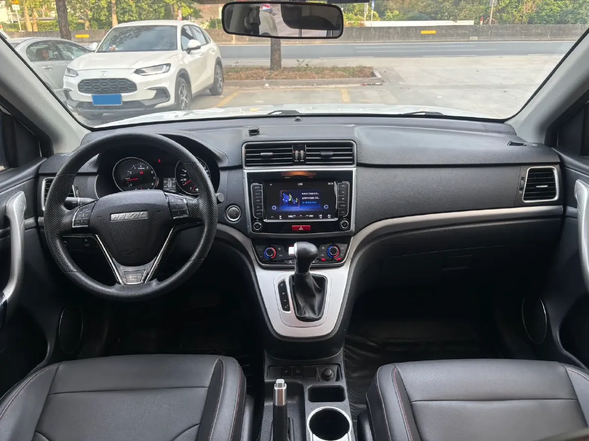 2019 Haval M6 1.5T 150HP L4 7DCT,autocango,china used car exporter,china ev exporter,chinese used car exporter,chinese used ev exporter