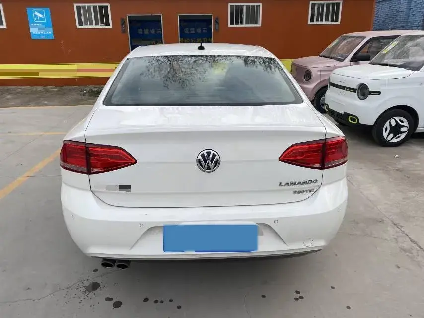 2018 VOLKSWAGEN LAMANDO thumbnail 3