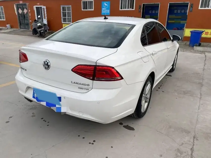 2018 VOLKSWAGEN LAMANDO thumbnail 4