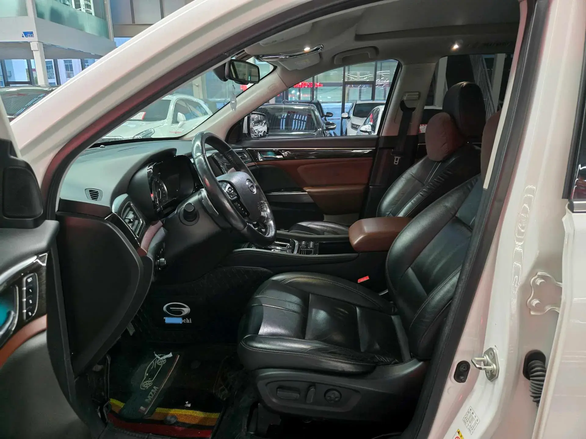 2017 GAC TRUMPCHI thumbnail 4