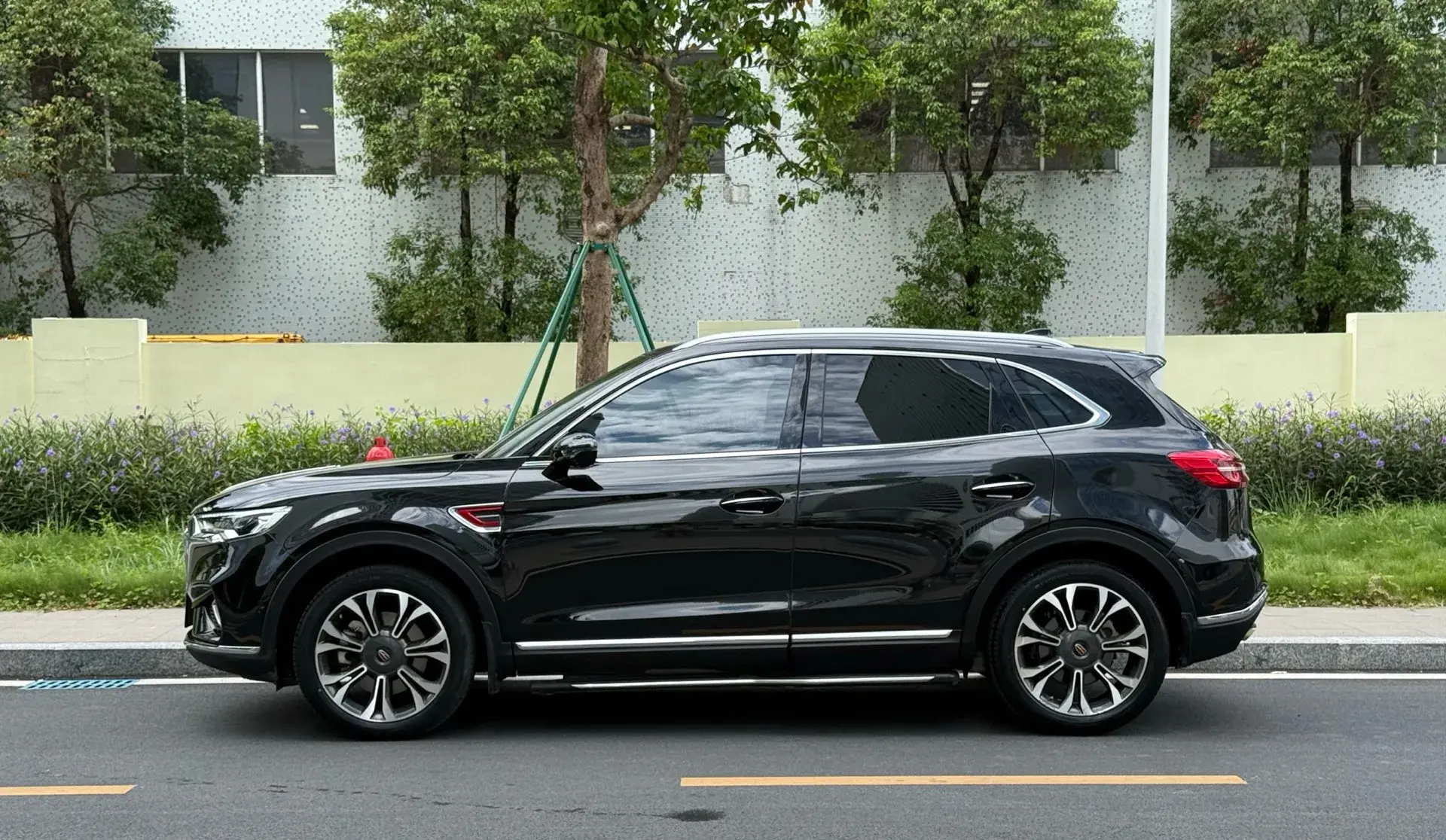 2022 HONGQI HS5 thumbnail 3