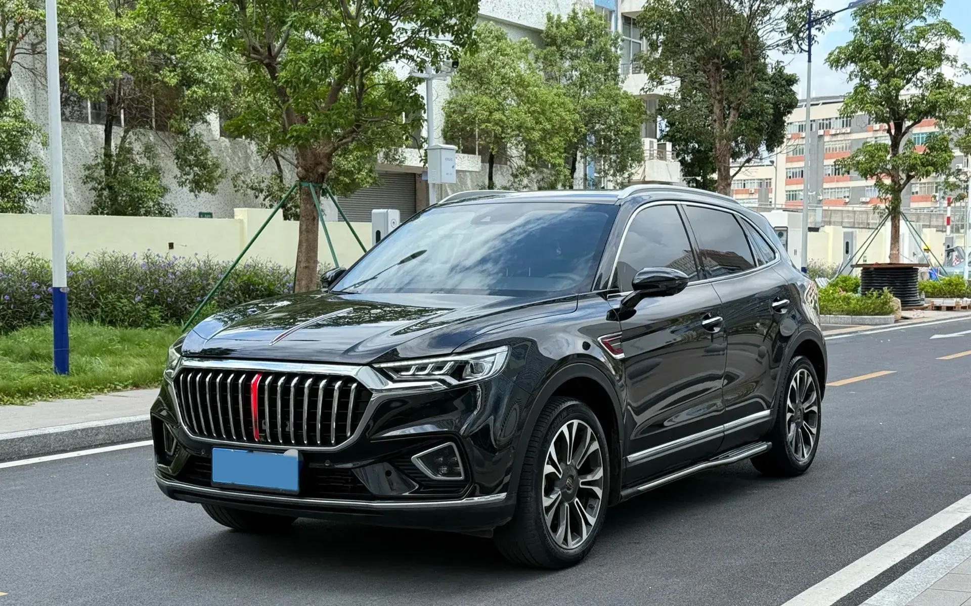 2022 HONGQI HS5 view 1