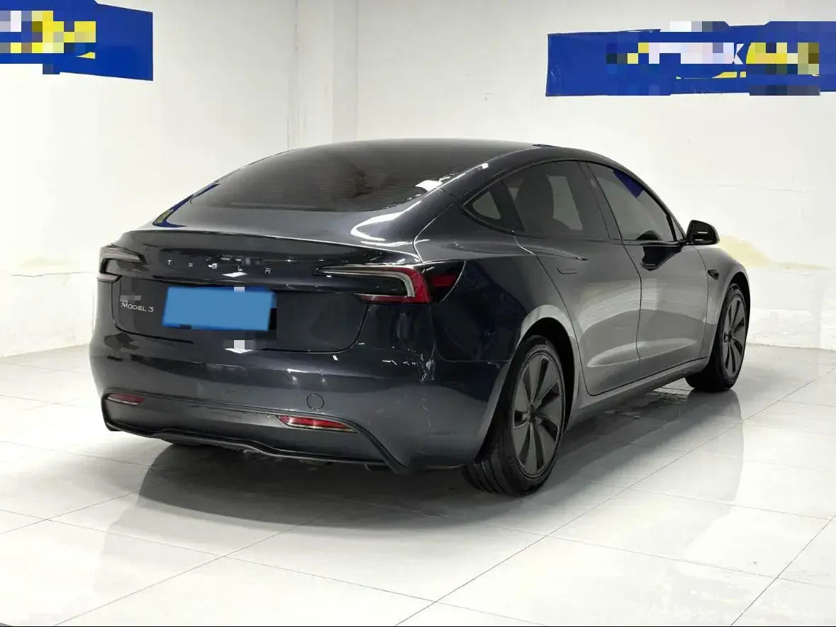 2023 TESLA MODEL thumbnail 4