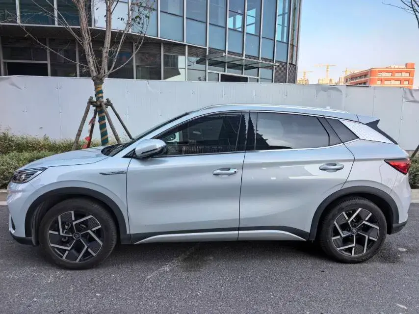 2024 BYD YUAN thumbnail 3