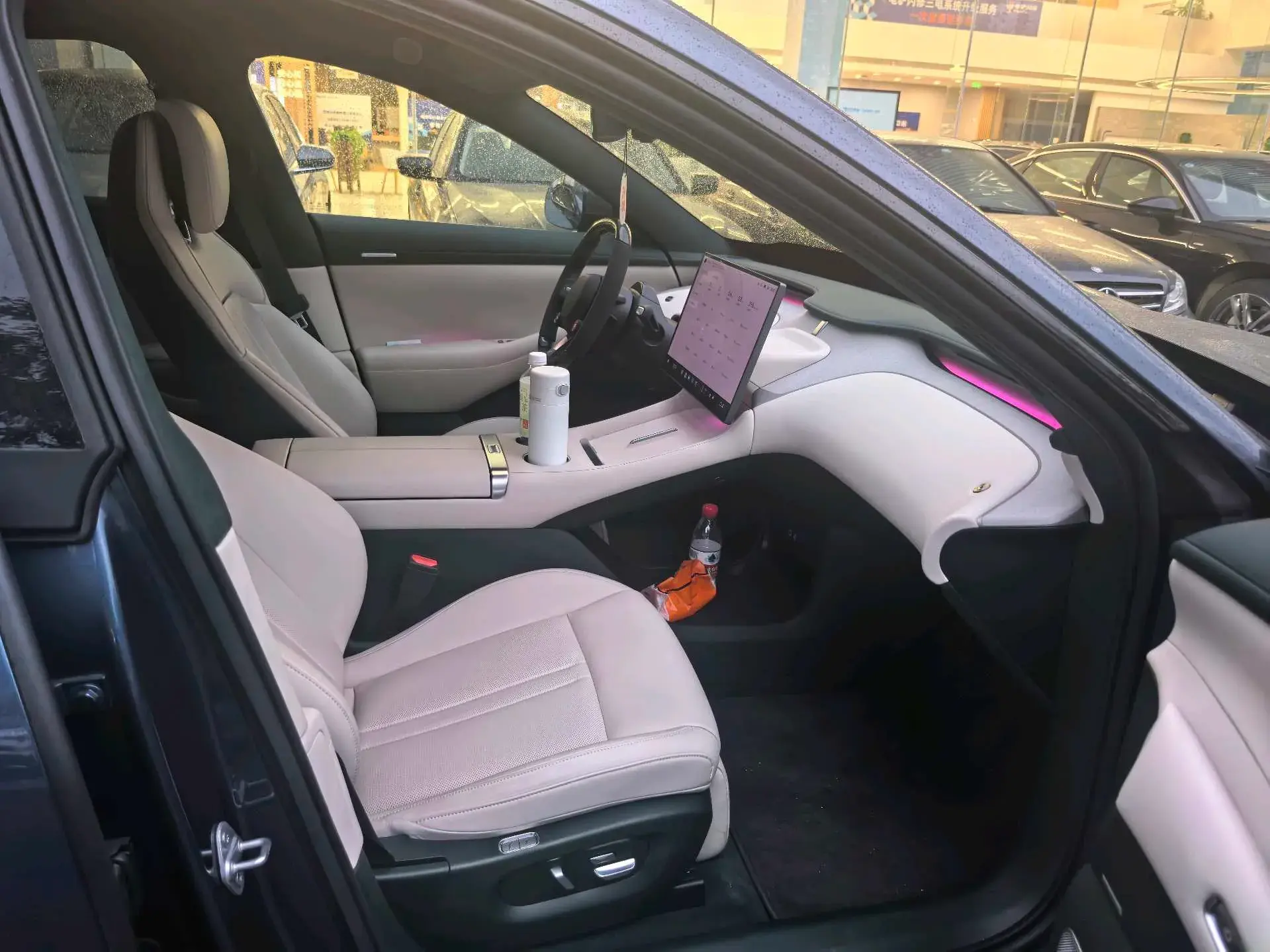 2025 MI YU7 thumbnail 3