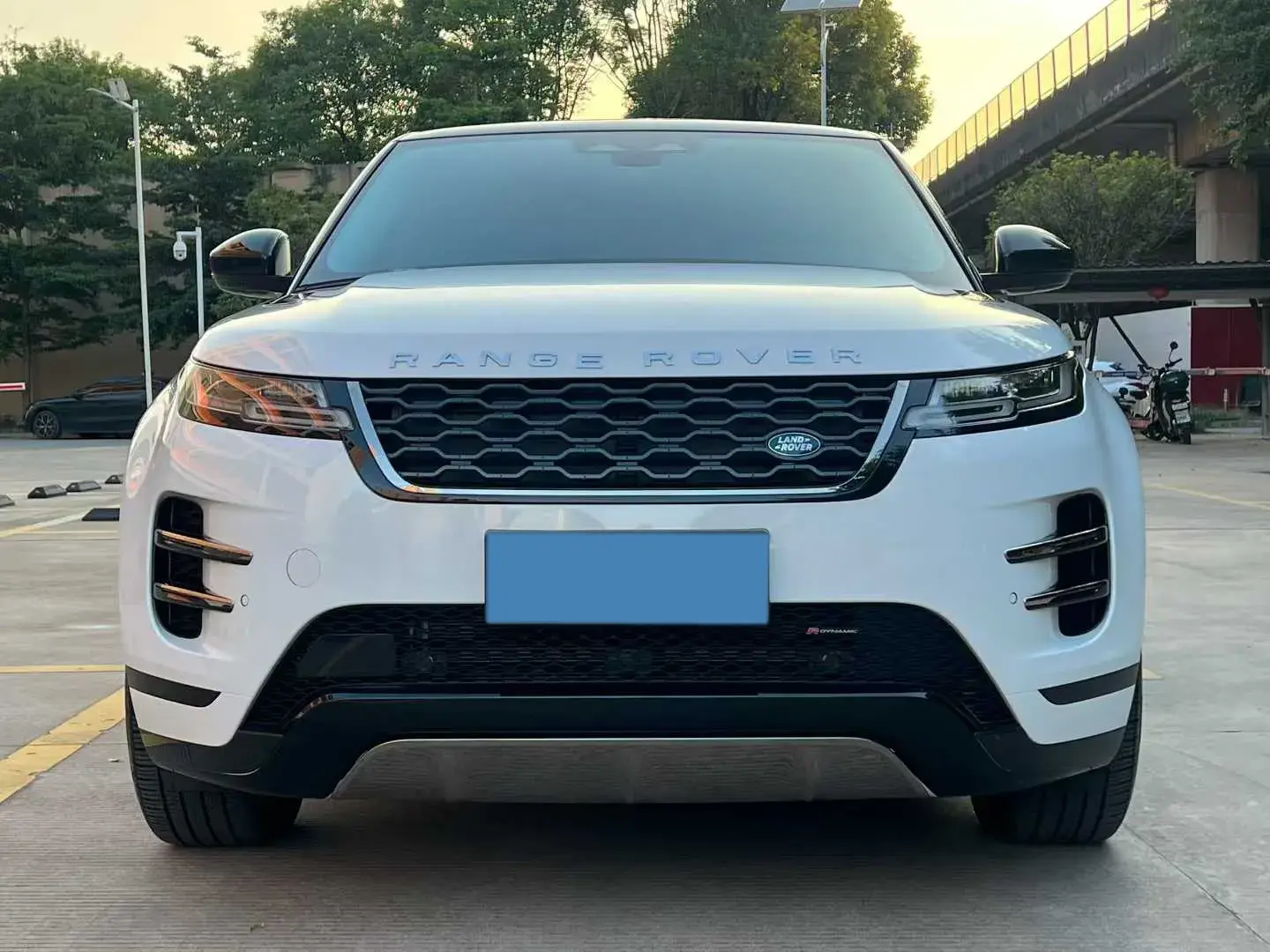 2023 LAND ROVER thumbnail 2