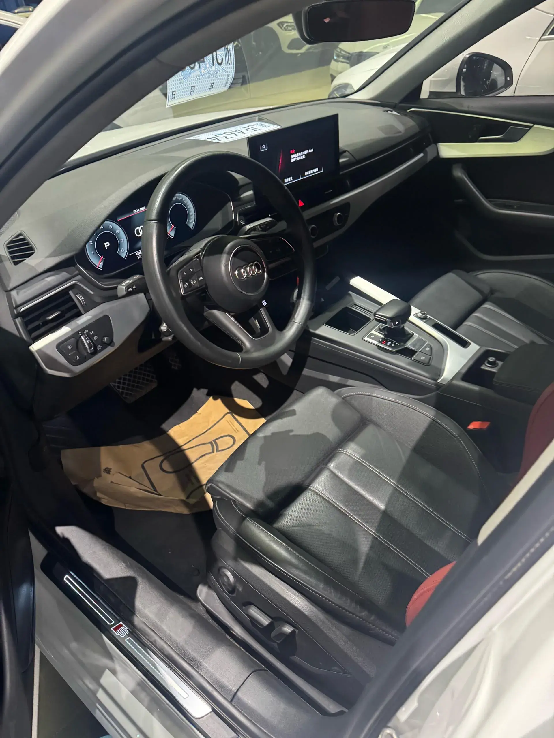 2022 AUDI A4L thumbnail 2