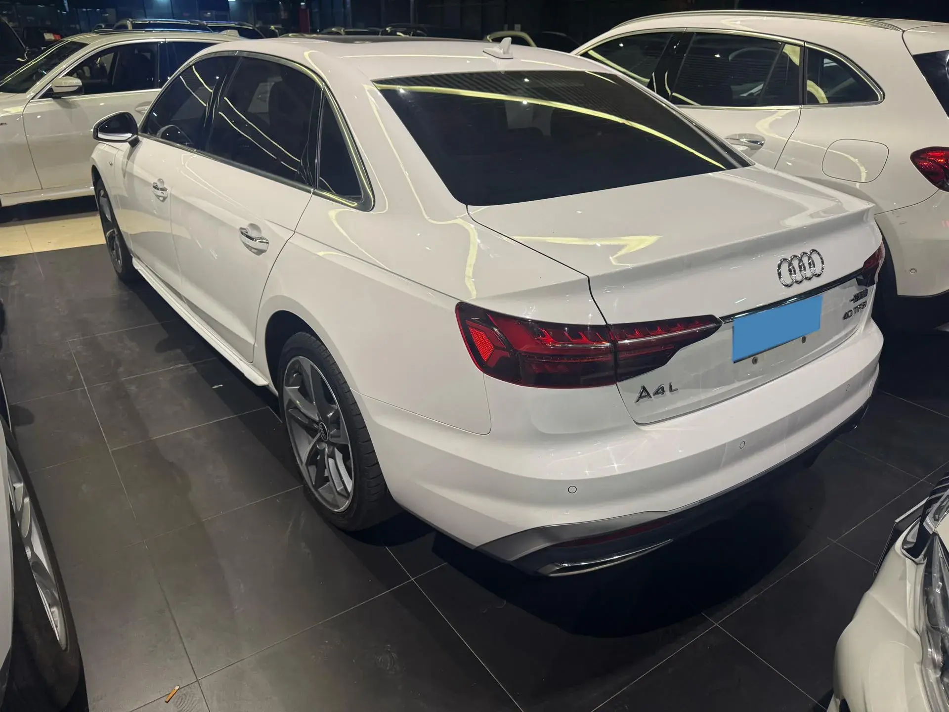 2022 AUDI A4L thumbnail 4