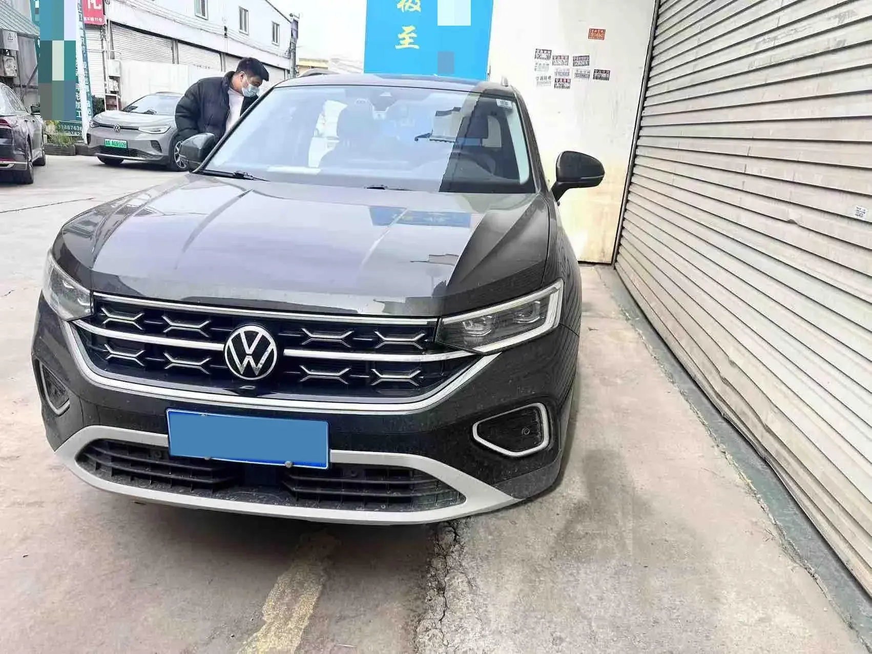 2023 VOLKSWAGEN TAYRON thumbnail 2