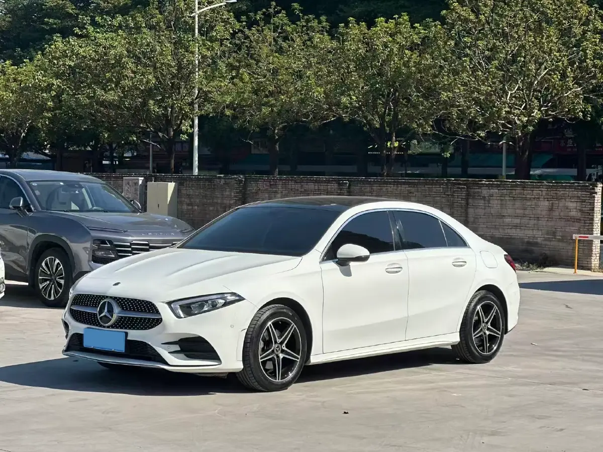 2022 Mercedes-Benz A Class 1.3T 163HP L4 7DCT