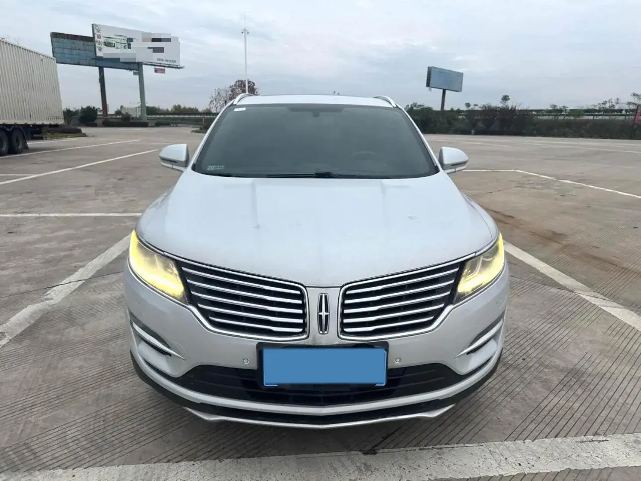 2017 LINCOLN MKC thumbnail 2