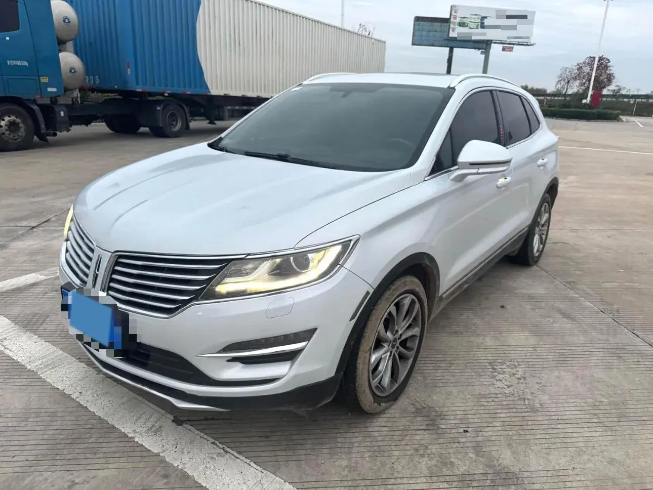 2017 LINCOLN MKC view 1