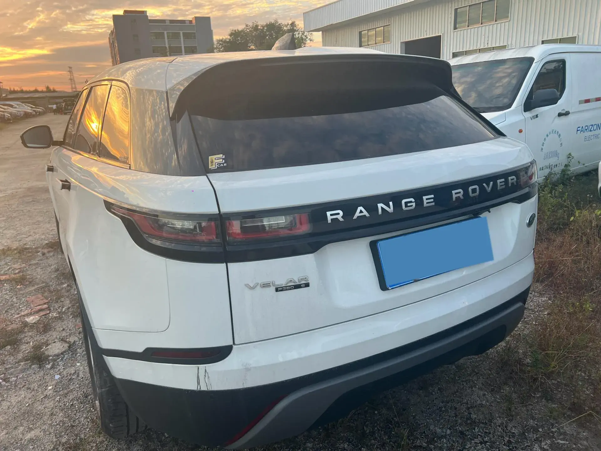 2018 LAND ROVER thumbnail 4
