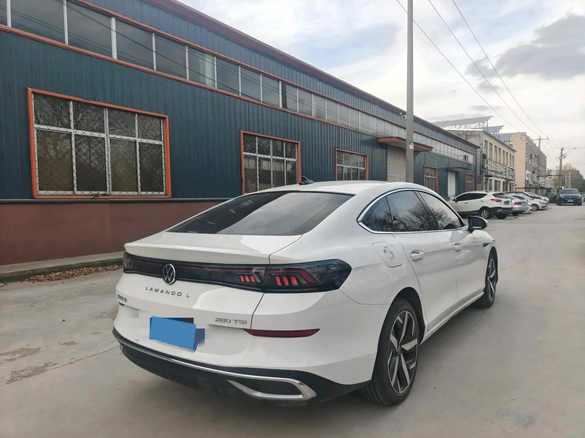 2022 VOLKSWAGEN LAMANDO thumbnail 3