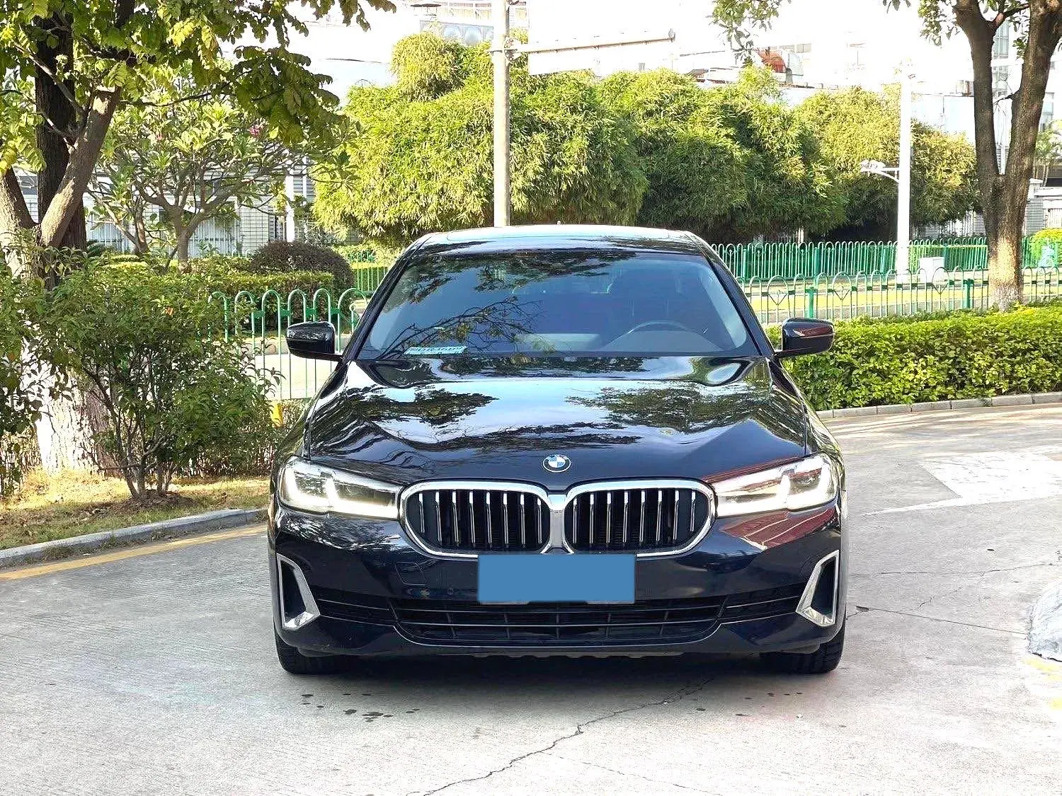 2021 BMW 5 thumbnail 2