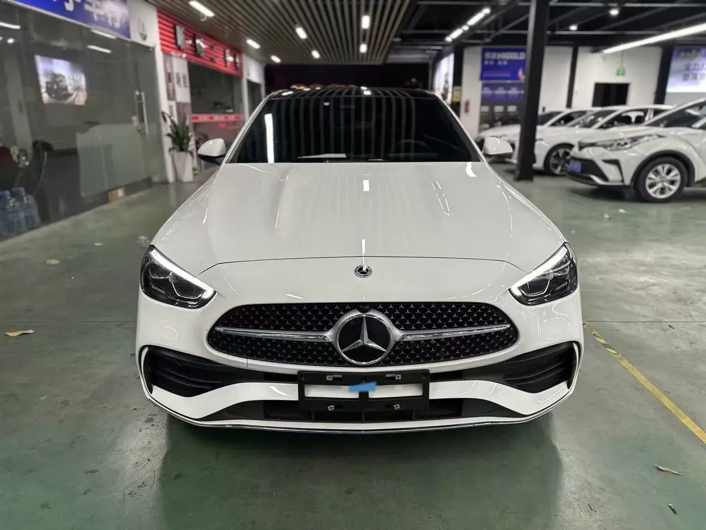 2025 MERCEDES-BENZ C thumbnail 2