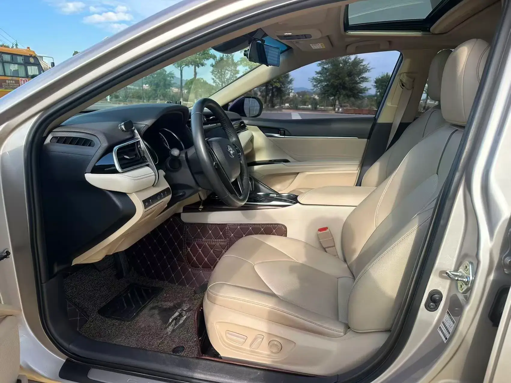 2019 TOYOTA CAMRY thumbnail 4