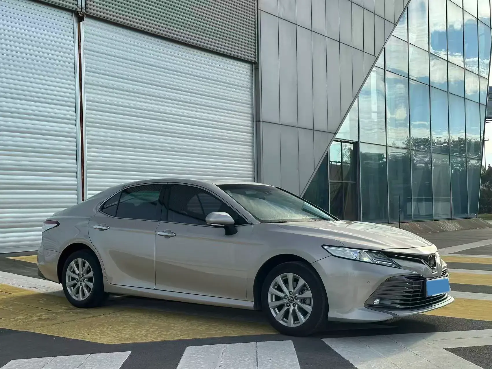 2019 TOYOTA CAMRY thumbnail 3