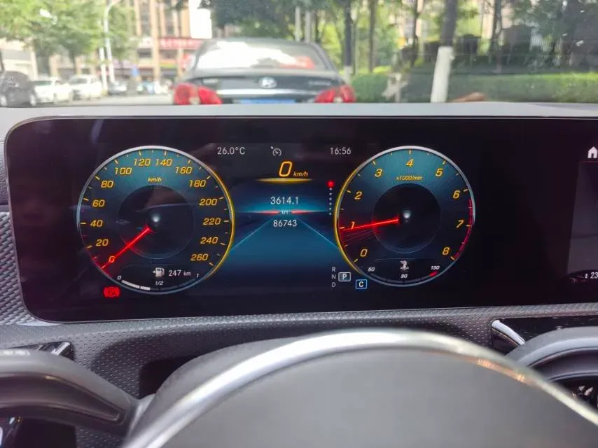 2021 Mercedes-Benz A Class 1.3T 136HP L4 7DCT,autocango,china used car exporter,china ev exporter,chinese used car exporter,chinese used ev exporter