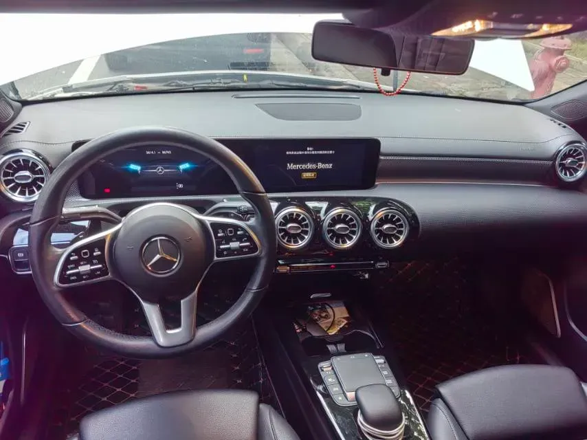 2021 Mercedes-Benz A Class 1.3T 136HP L4 7DCT,autocango,china used car exporter,china ev exporter,chinese used car exporter,chinese used ev exporter