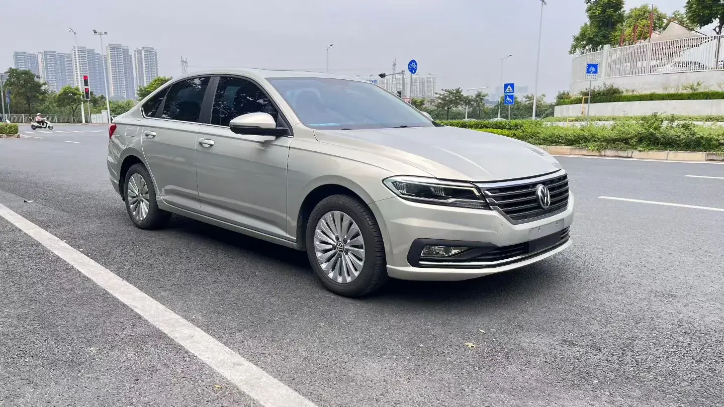 2019 VOLKSWAGEN LAVIDA thumbnail 3