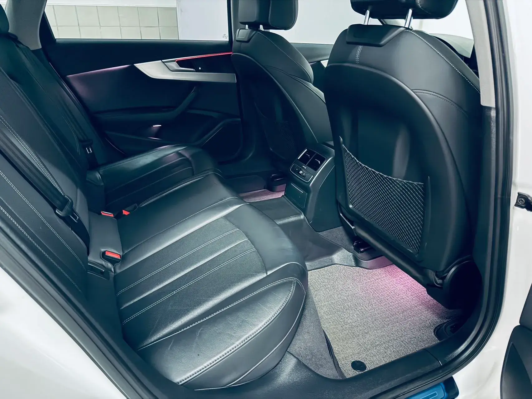 2020 AUDI A4L thumbnail 4