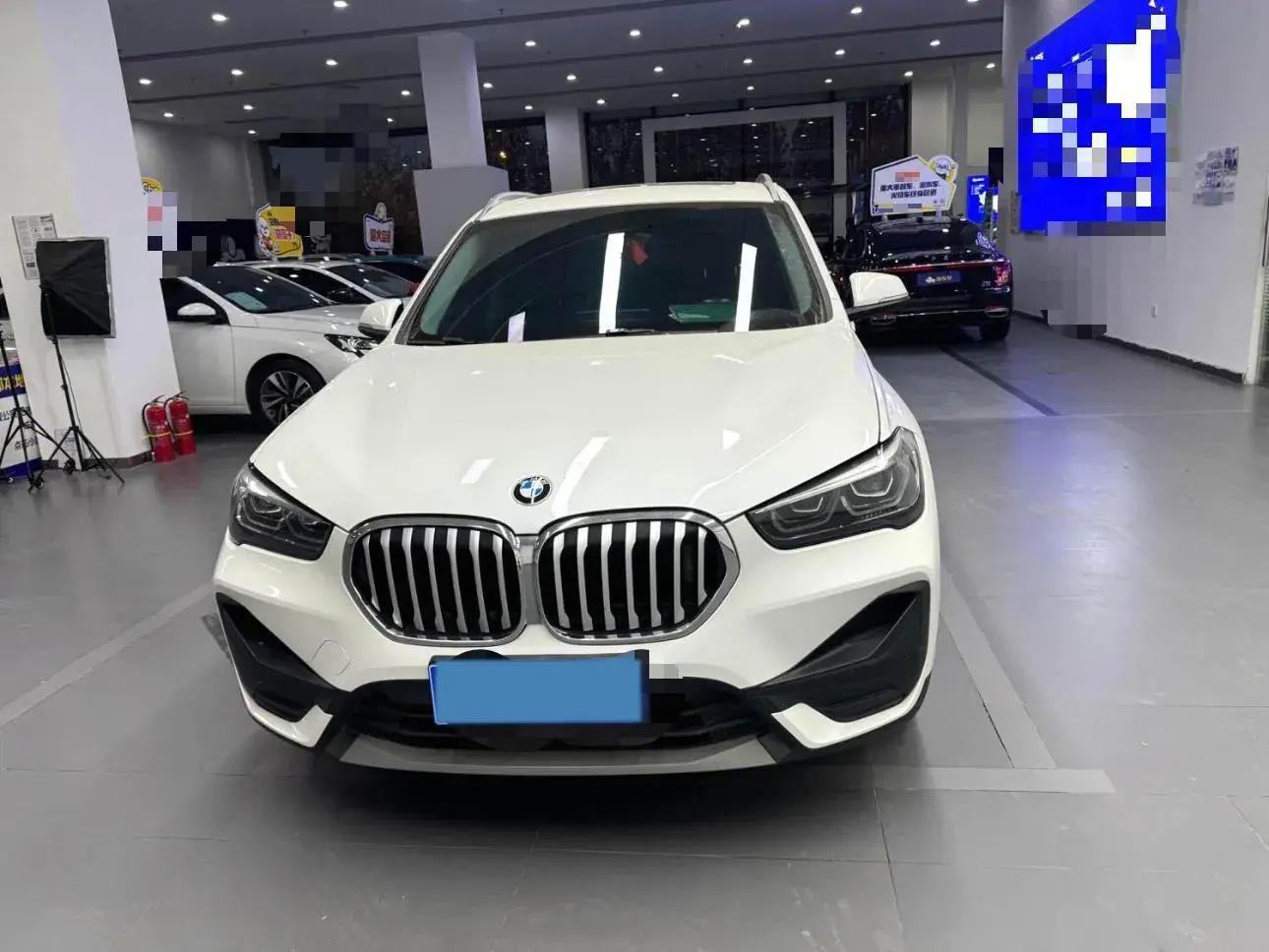 2022 BMW X1 thumbnail 3