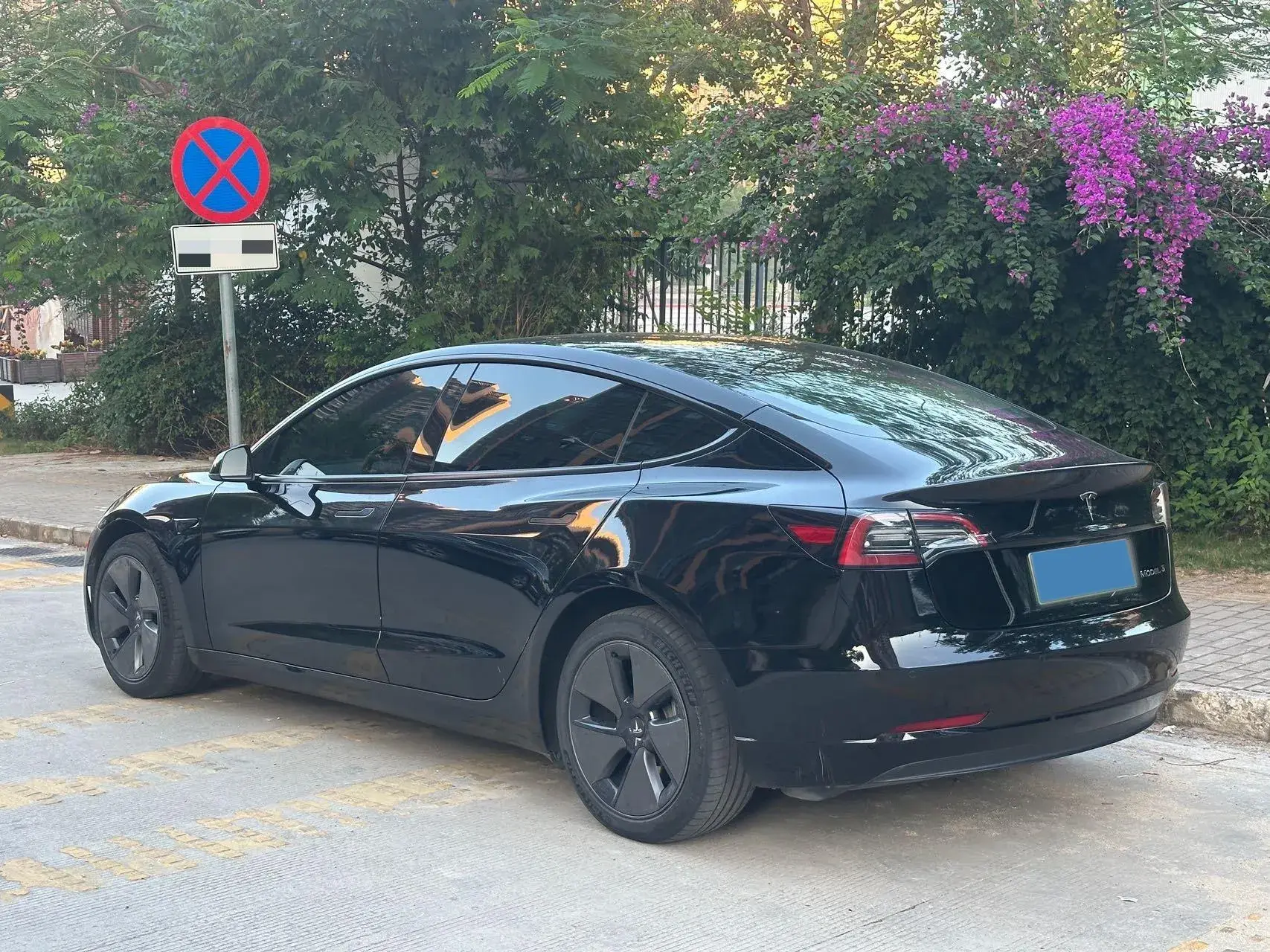 2021 TESLA MODEL thumbnail 3