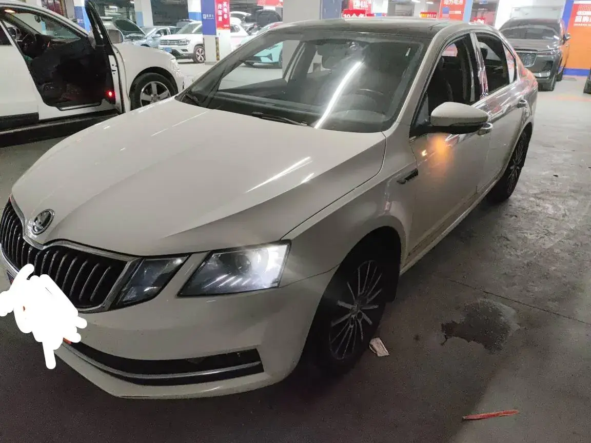 2018 SKODA OCTAVIA view 1
