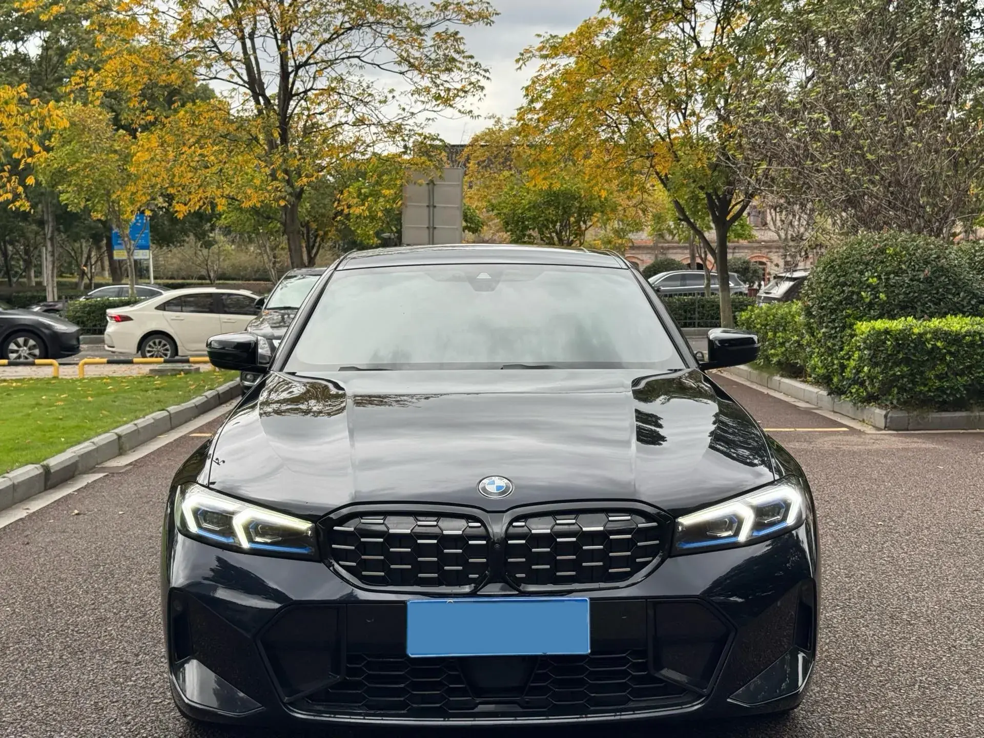 2023 BMW 3 thumbnail 2