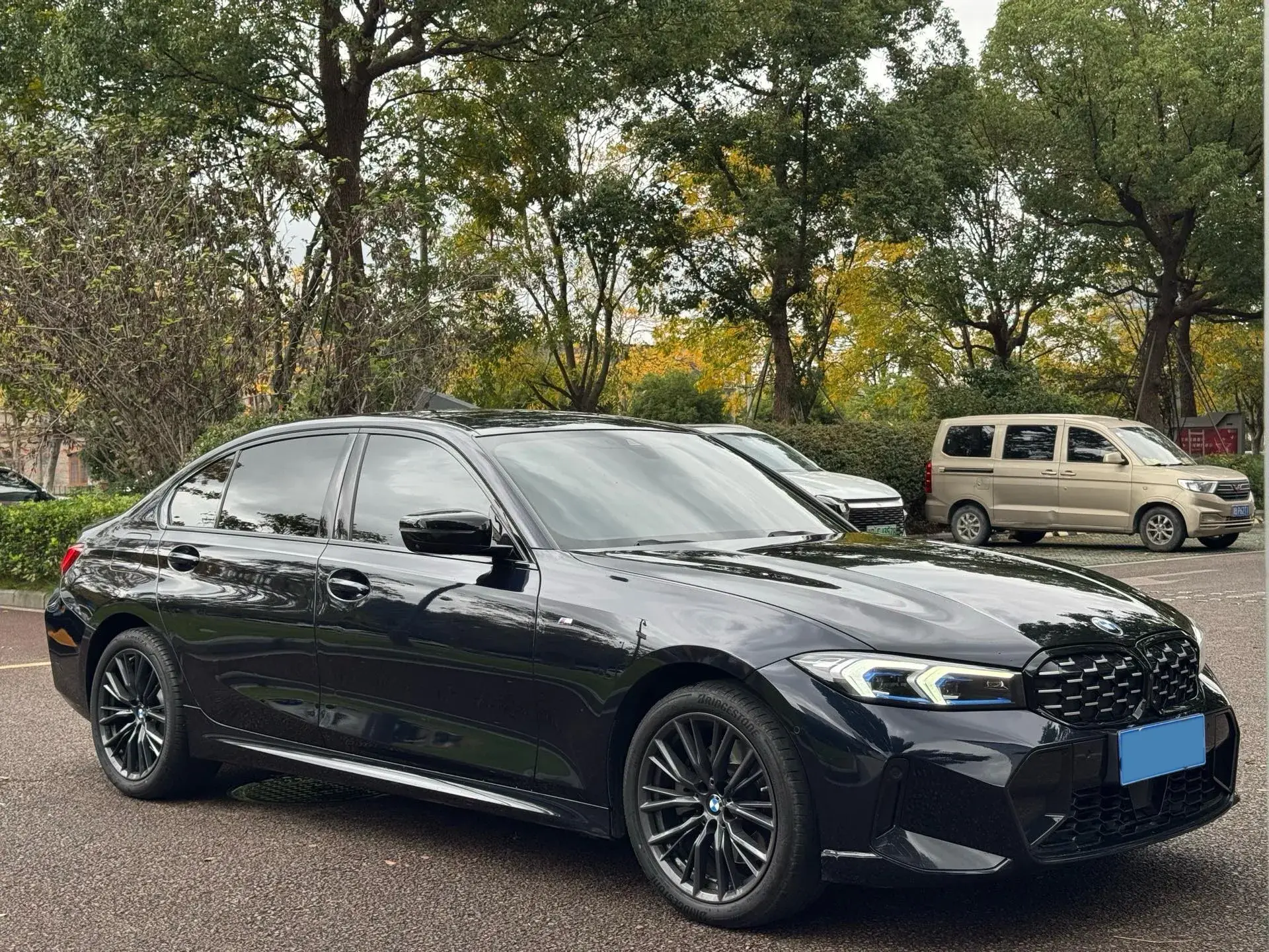 2023 BMW 3 thumbnail 3