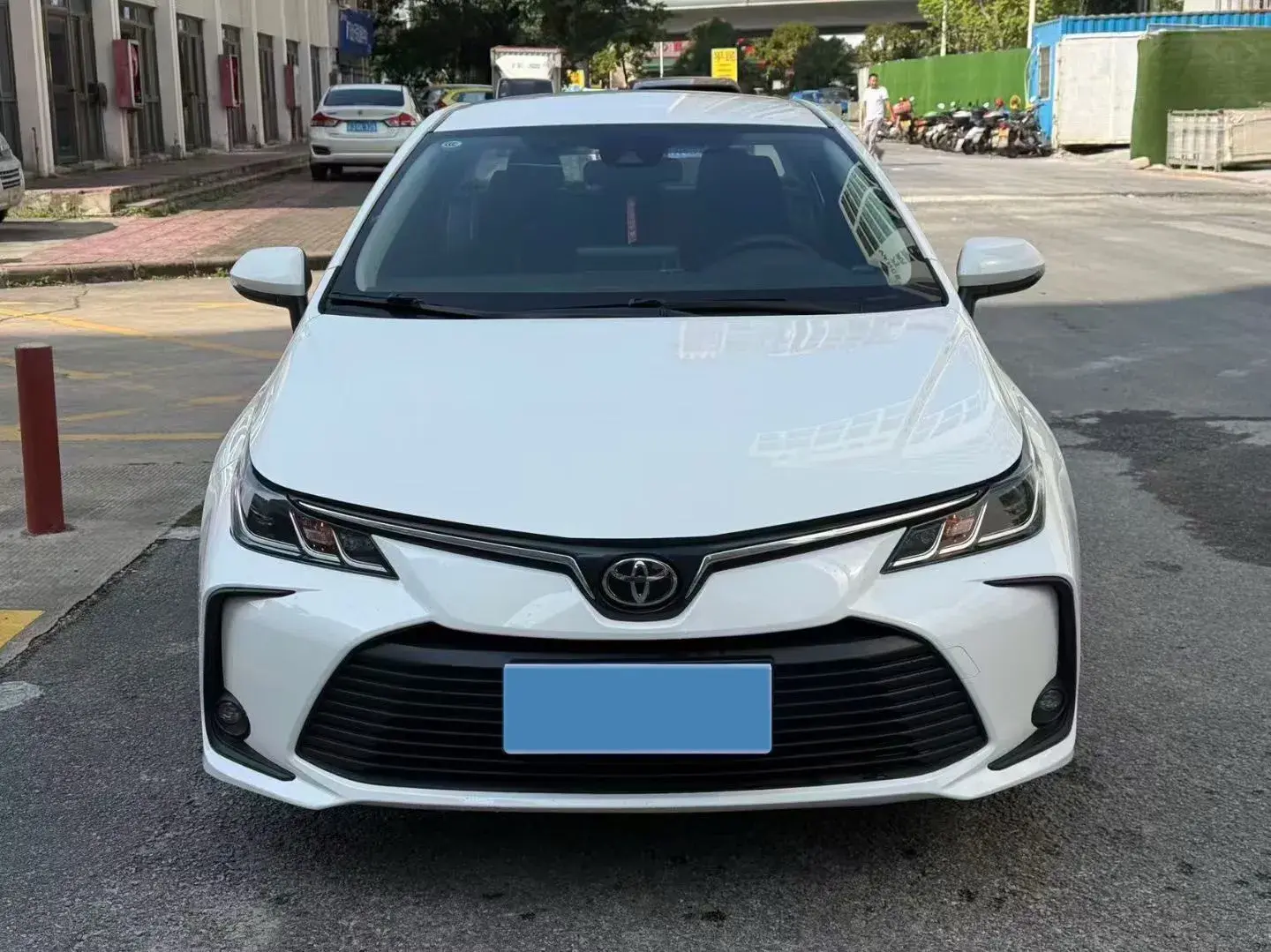 2023 TOYOTA COROLLA thumbnail 3