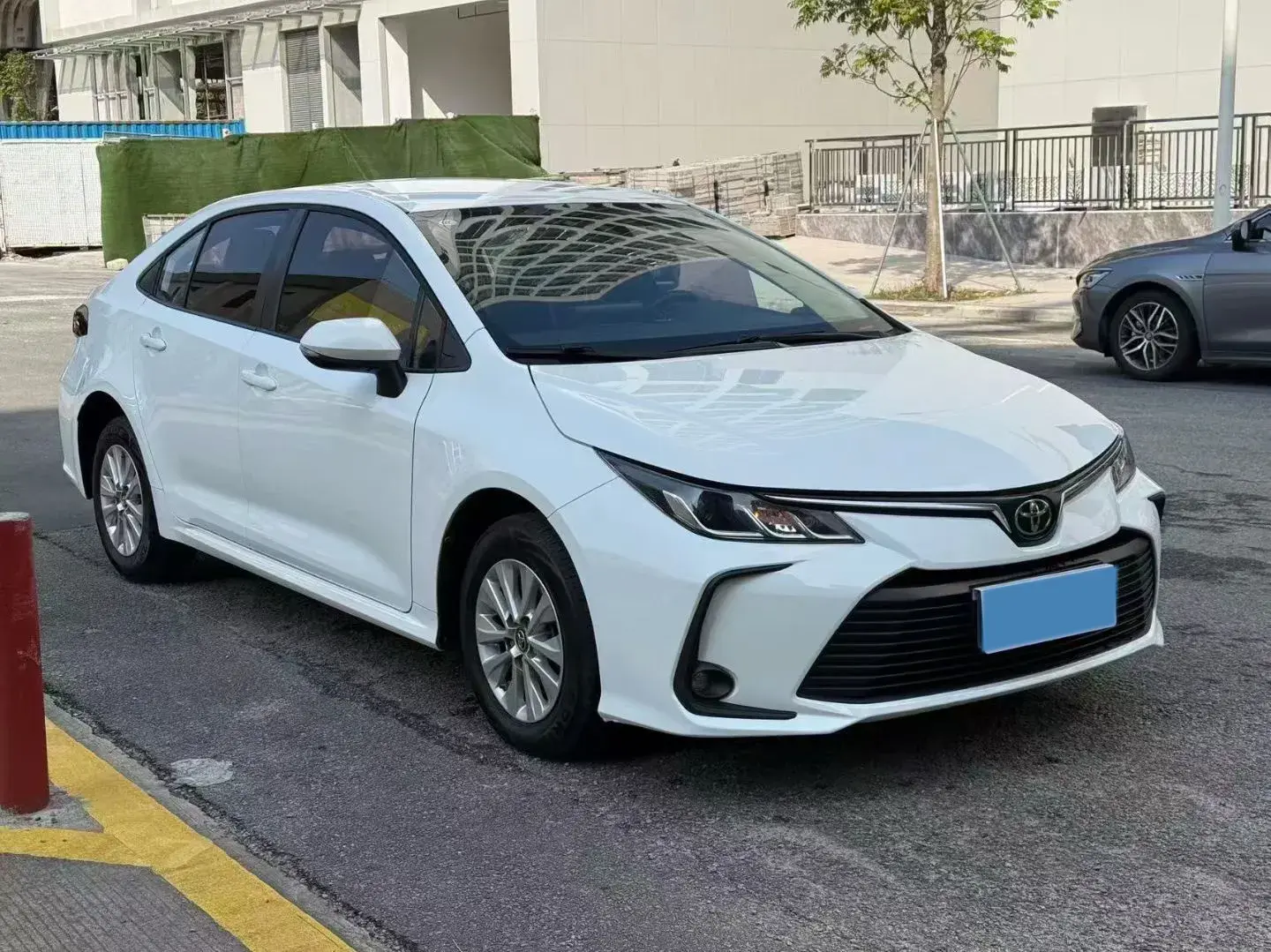 2023 TOYOTA COROLLA thumbnail 2