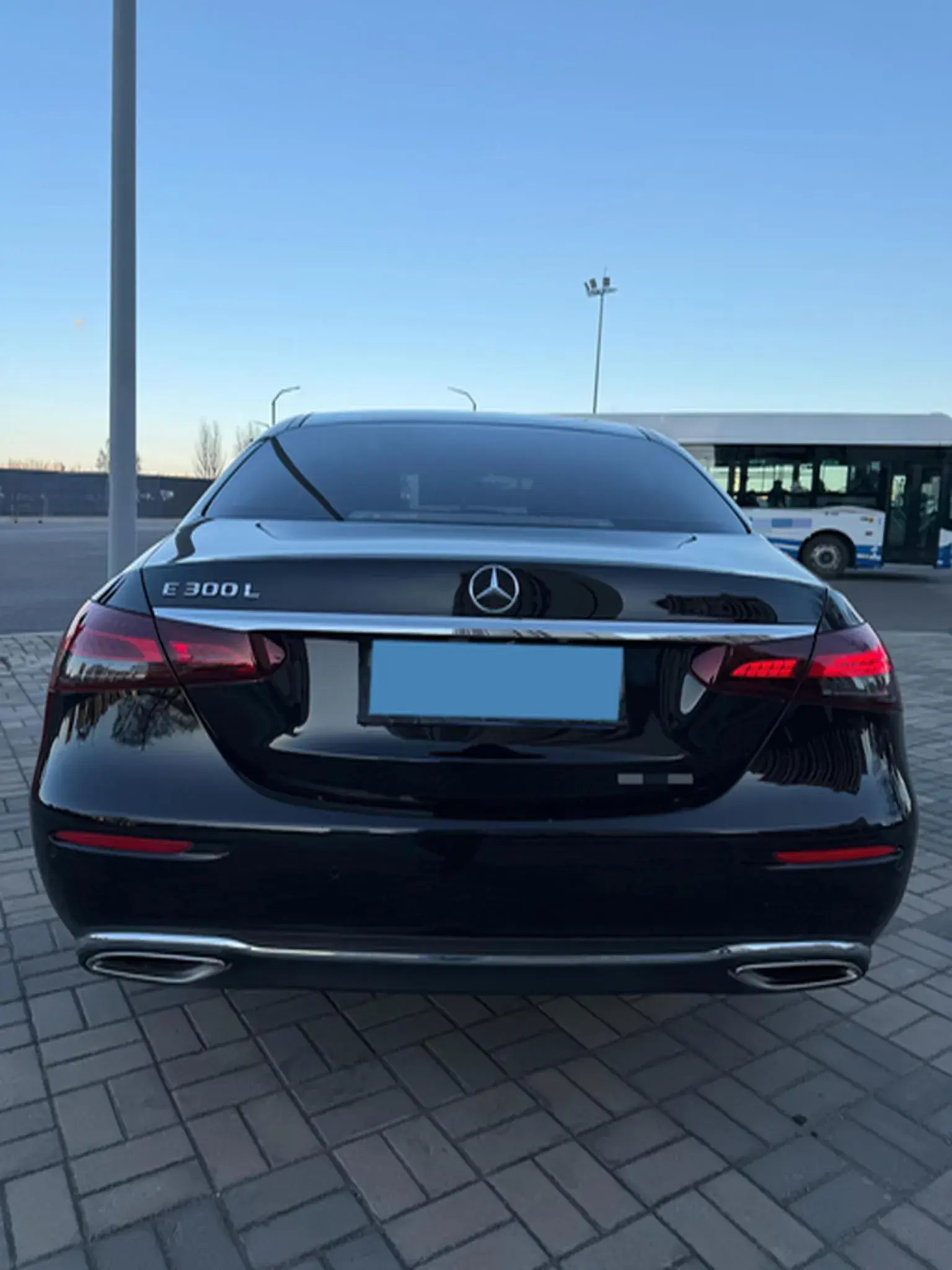 2021 MERCEDES-BENZ E thumbnail 4