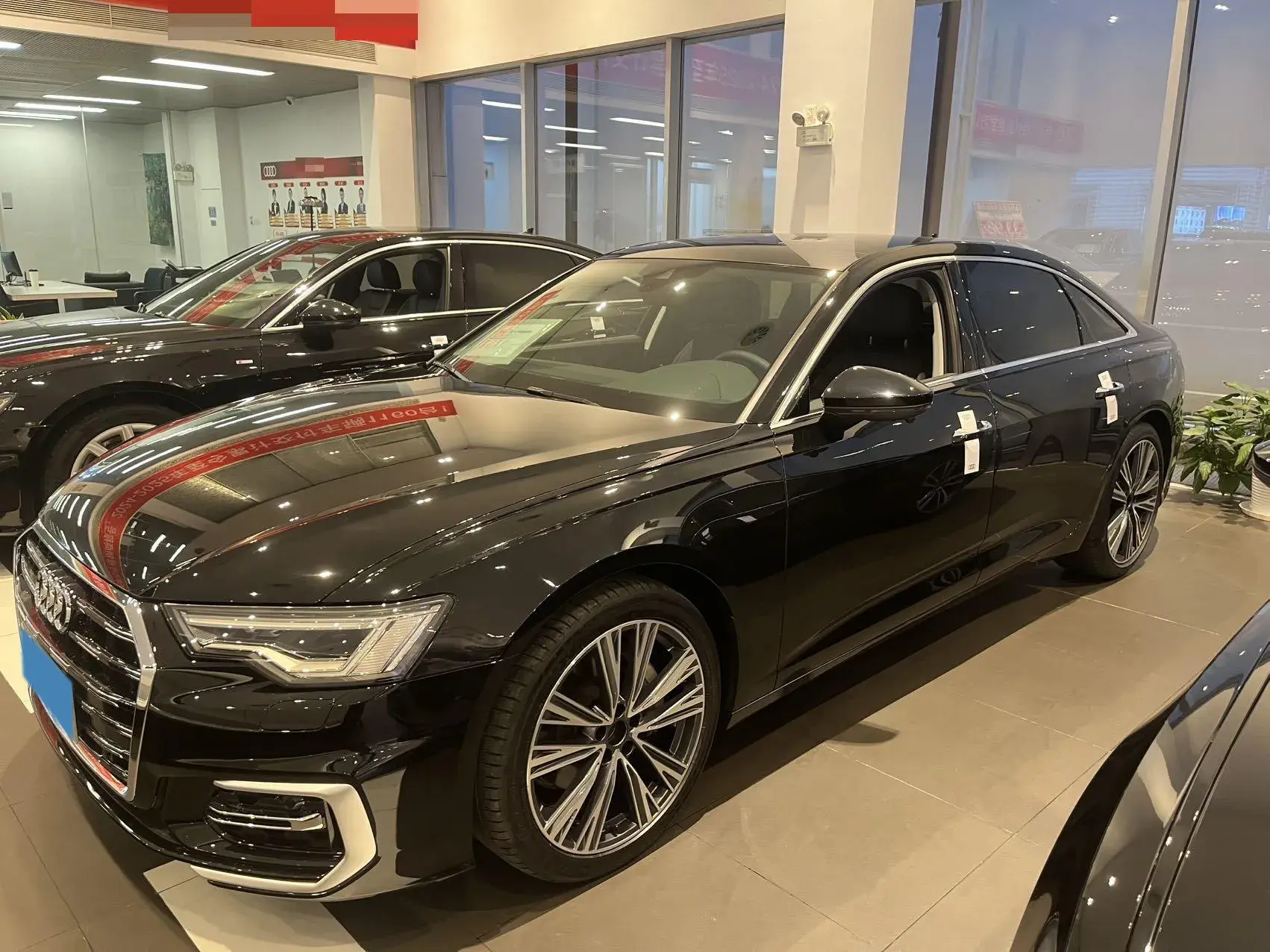 2021 AUDI A6L view 1