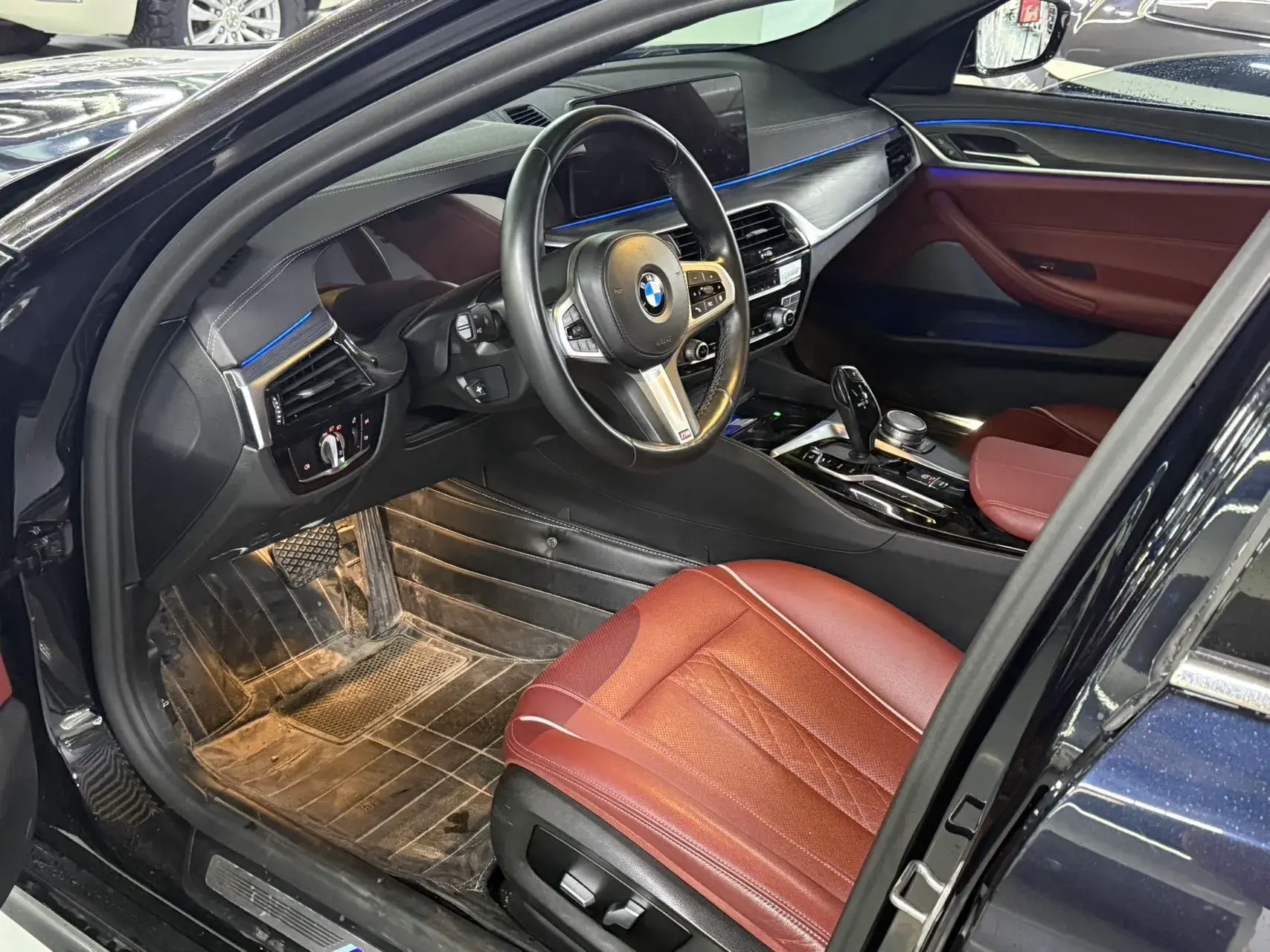 2021 BMW 5 thumbnail 2