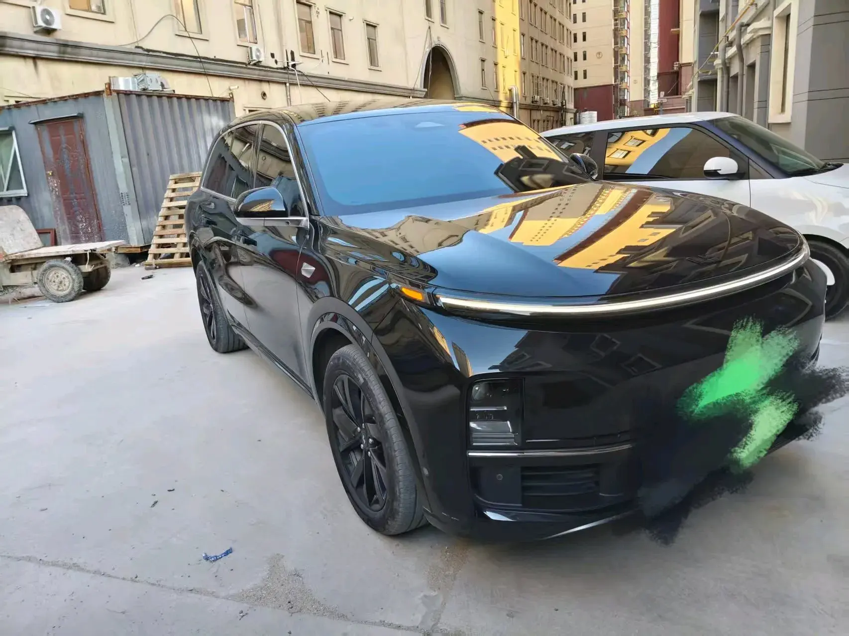 2023 LI L8 thumbnail 3